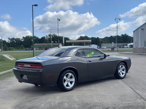 Granite Crystal Metallic Clearcoat 2014 Dodge Challenger SXT