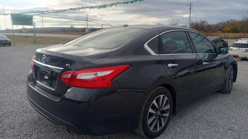 Super Black 2017 Nissan Altima 2.5 SR