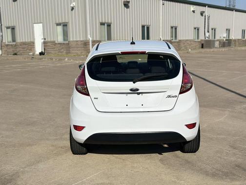 WHITE 2019 Ford Fiesta SE