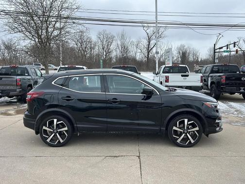 2022 Nissan Rogue Sport SL