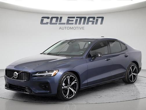 2024 Volvo S60 B5 Core Dark Theme