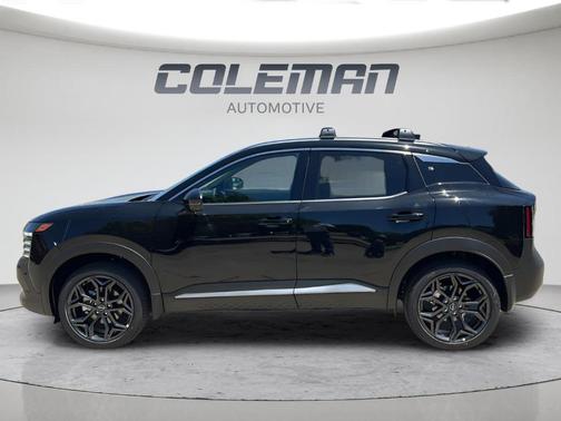 Super Black 2026 Nissan Kicks SR