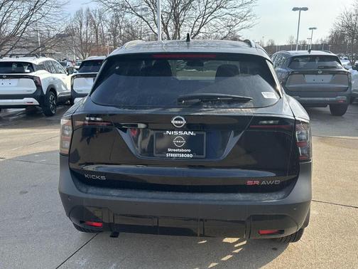 2026 Nissan Kicks SR