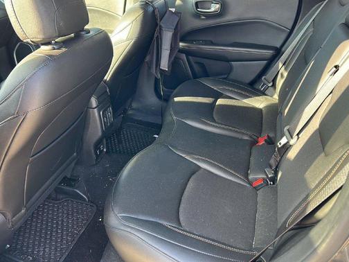 Granite Crystal Clearcoat Metallic 2021 Jeep Compass Latitude