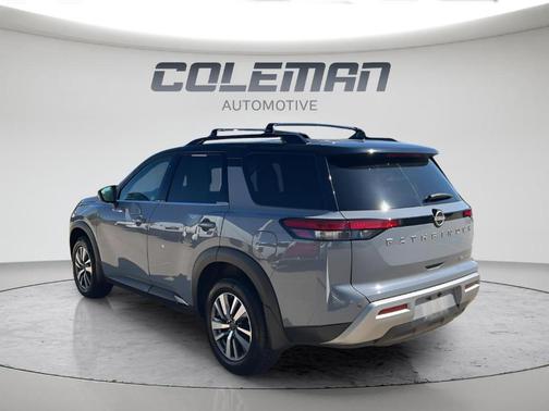 2 Tone Gray / Black Roof 2023 Nissan Pathfinder SL