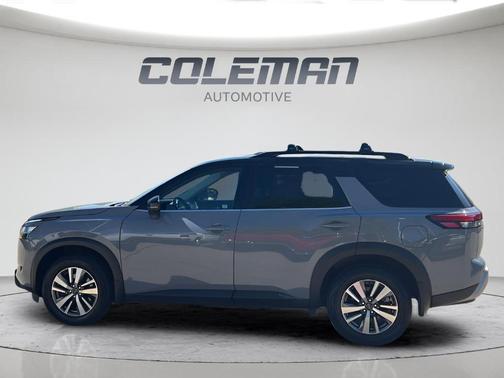 2 Tone Gray / Black Roof 2023 Nissan Pathfinder SL