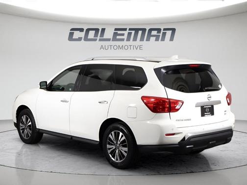 2020 Nissan Pathfinder SV