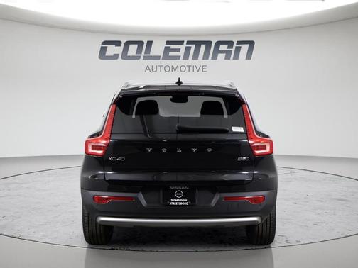2023 Volvo XC40 B5 Plus Bright Theme