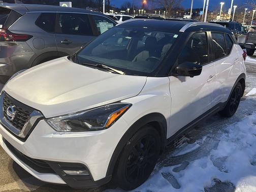 2020 Nissan Kicks SR