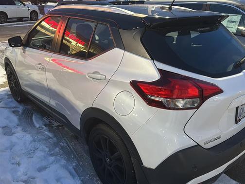 2020 Nissan Kicks SR
