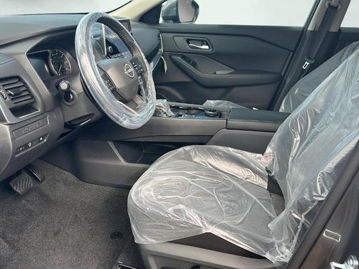 Gun Metallic 2027 Nissan Rogue SV