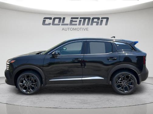 Super Black 2026 Nissan Kicks SR
