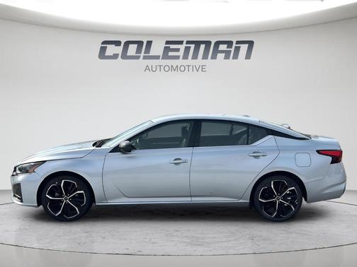 Brilliant Silver Metallic 2024 Nissan Altima 2.5 SR