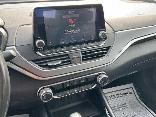 Brilliant Silver Metallic 2024 Nissan Altima 2.5 SR