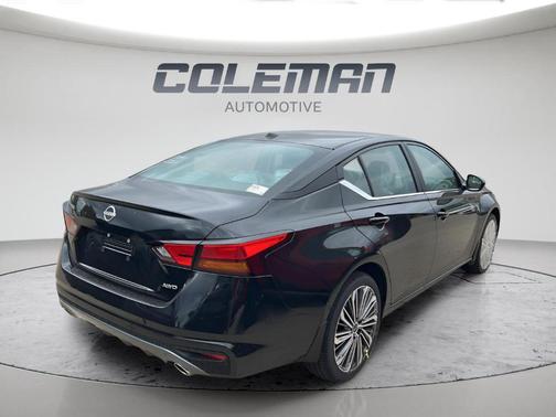 Super Black 2026 Nissan Altima SV