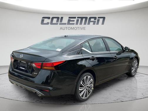 Super Black 2026 Nissan Altima SV