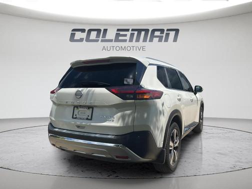 White 2023 Nissan Rogue Platinum
