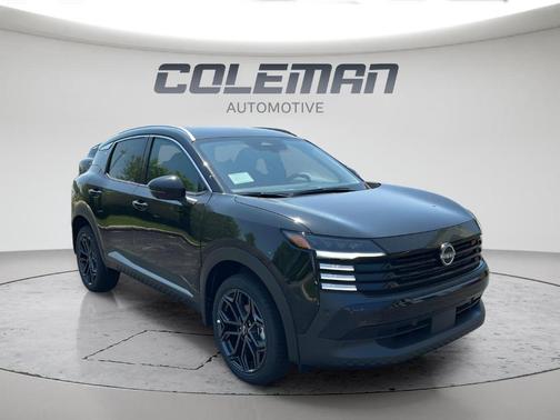 Super Black 2026 Nissan Kicks SR