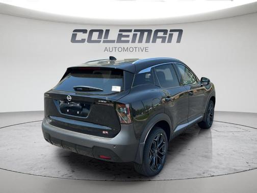 Super Black 2026 Nissan Kicks SR