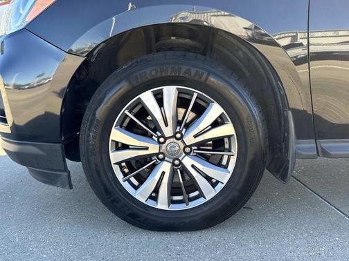 2018 Nissan Pathfinder S