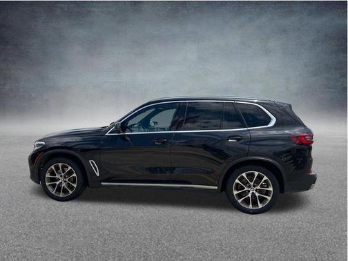 Black Sapphire Metallic 2022 BMW X5 sDrive40i