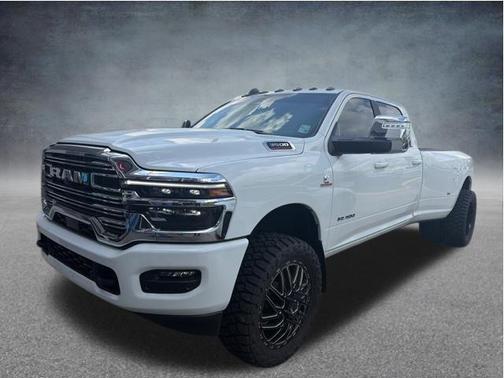 Bright White Clearcoat 2025 RAM 3500 Laramie Crew Cab 4x4 8' Box