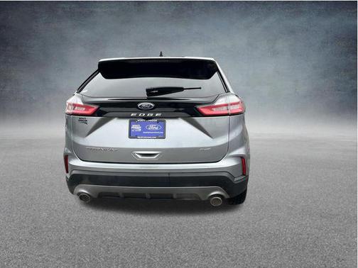 Iconic Silver Metallic 2024 Ford Edge Titanium