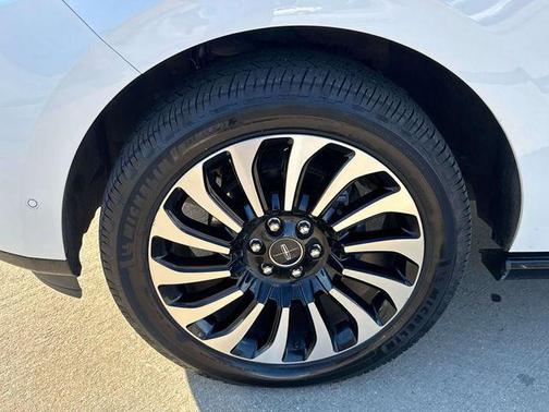 2022 Lincoln Navigator Black Label