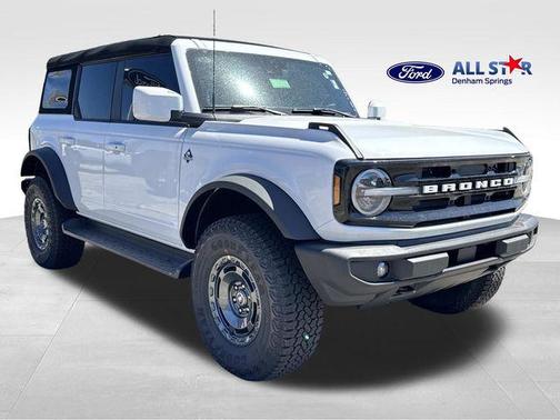 Oxford White 2025 Ford Bronco Outer Banks