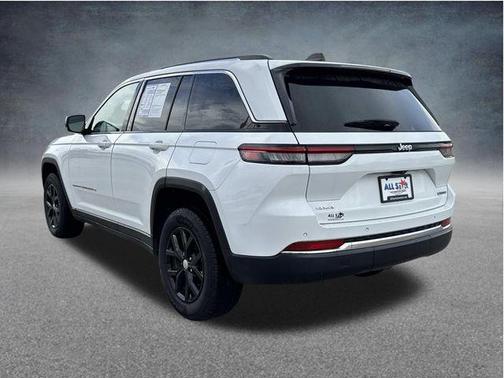 Bright White Clearcoat 2024 Jeep Grand Cherokee Limited