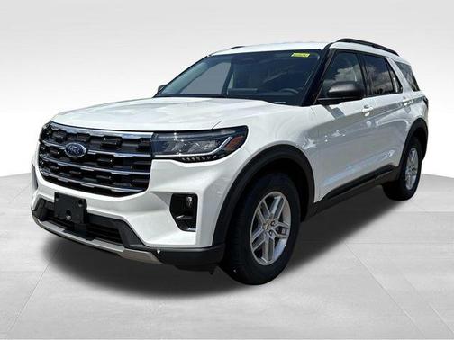 Star White Metallic Tri-Coat 2026 Ford Explorer Active