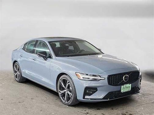 2024 Volvo S60 B5 Core Dark