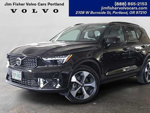 Onyx Black 2025 Volvo XC40 Plus