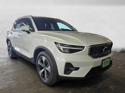 2023 Volvo XC40 Plus
