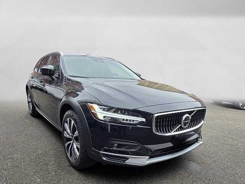 2024 Volvo V90 Cross Country Plus