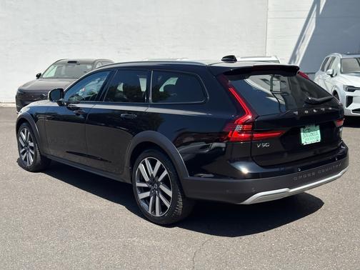 2022 Volvo V90 Cross Country B6 AWD