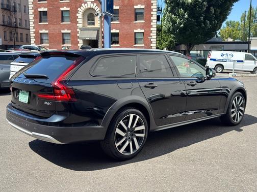 2022 Volvo V90 Cross Country B6 AWD
