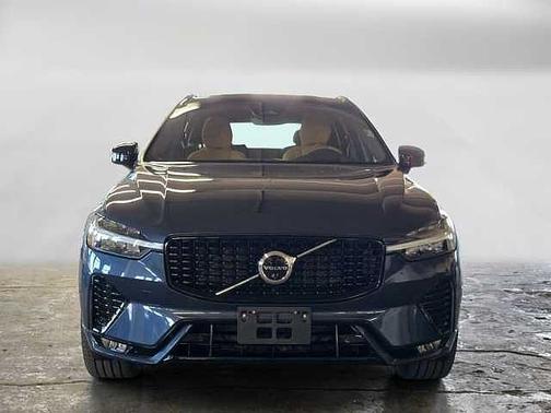 2023 Volvo XC60 B5 AWD Ultimate Dark