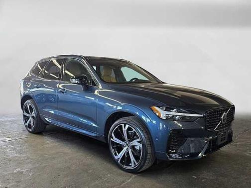 2023 Volvo XC60 B5 AWD Ultimate Dark