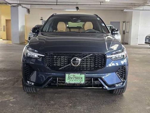 2023 Volvo XC60 B5 AWD Ultimate Dark