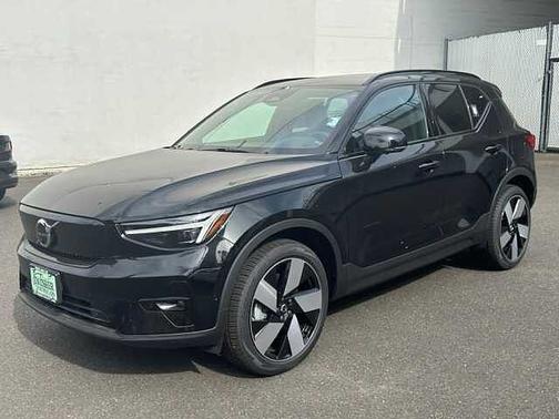 2024 Volvo XC40 Plus