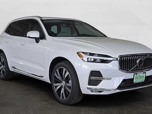 Crystal White 2023 Volvo XC60 Plus