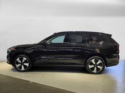 Onyx Black 2025 Volvo EX90 Plus