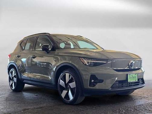 Sage Green 2023 Volvo XC40 Ultimate
