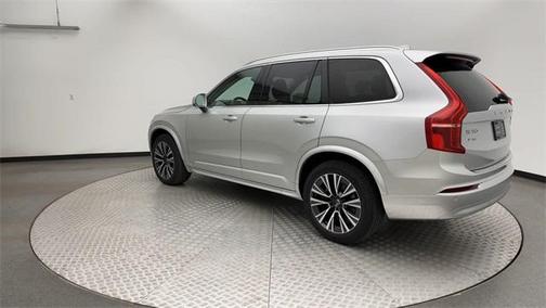 2022 Volvo XC90 T6 Momentum 7 Passenger