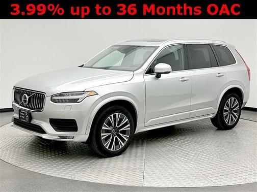 2022 Volvo XC90 T6 Momentum 7 Passenger