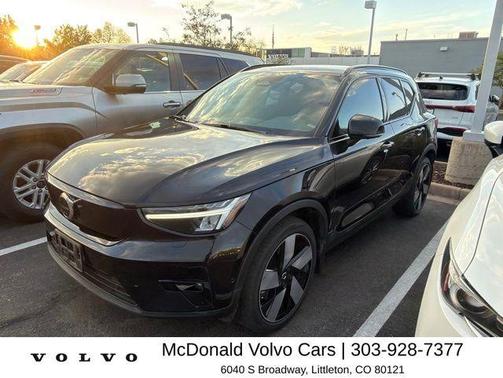 Onyx Black Metallic 2023 Volvo XC40 Recharge Pure Electric Twin Plus