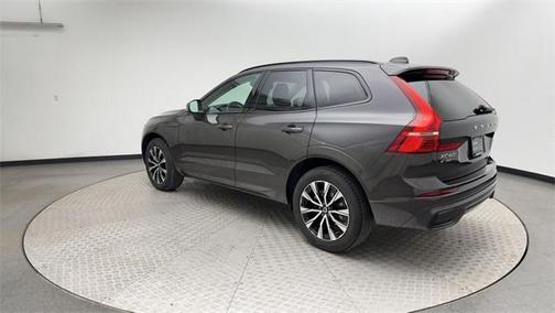 2025 Volvo XC60 B5 Core
