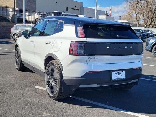 White 2026 Volvo EX30 TWIN MOTOR CROSS COUNTRY ULTRA