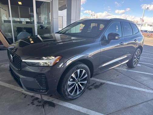 2025 Volvo XC60 B5 Plus